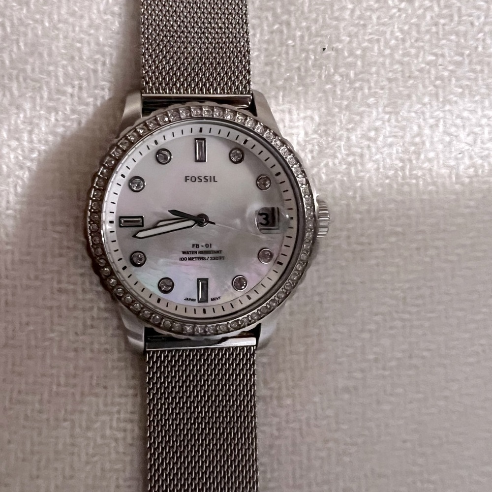 Fossil Watch - Silver with mother of Pearl detail